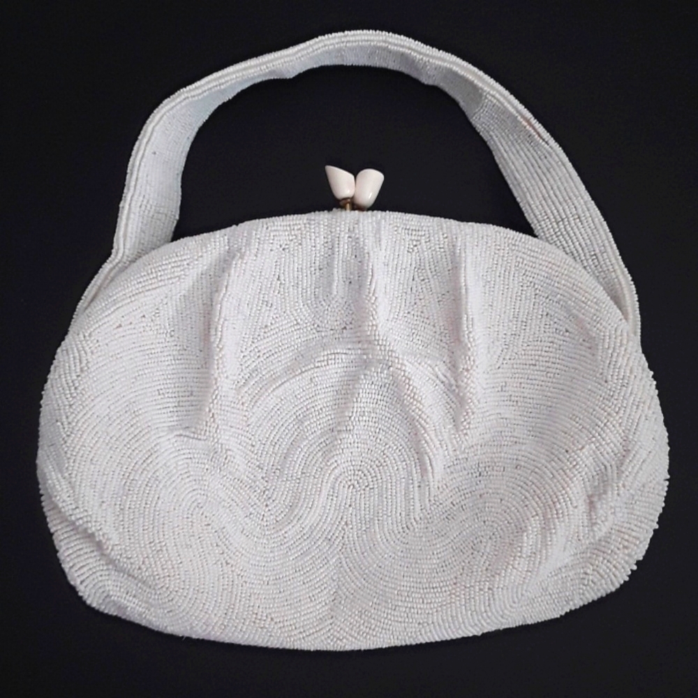 WHITE BEADS HAND PURSE
